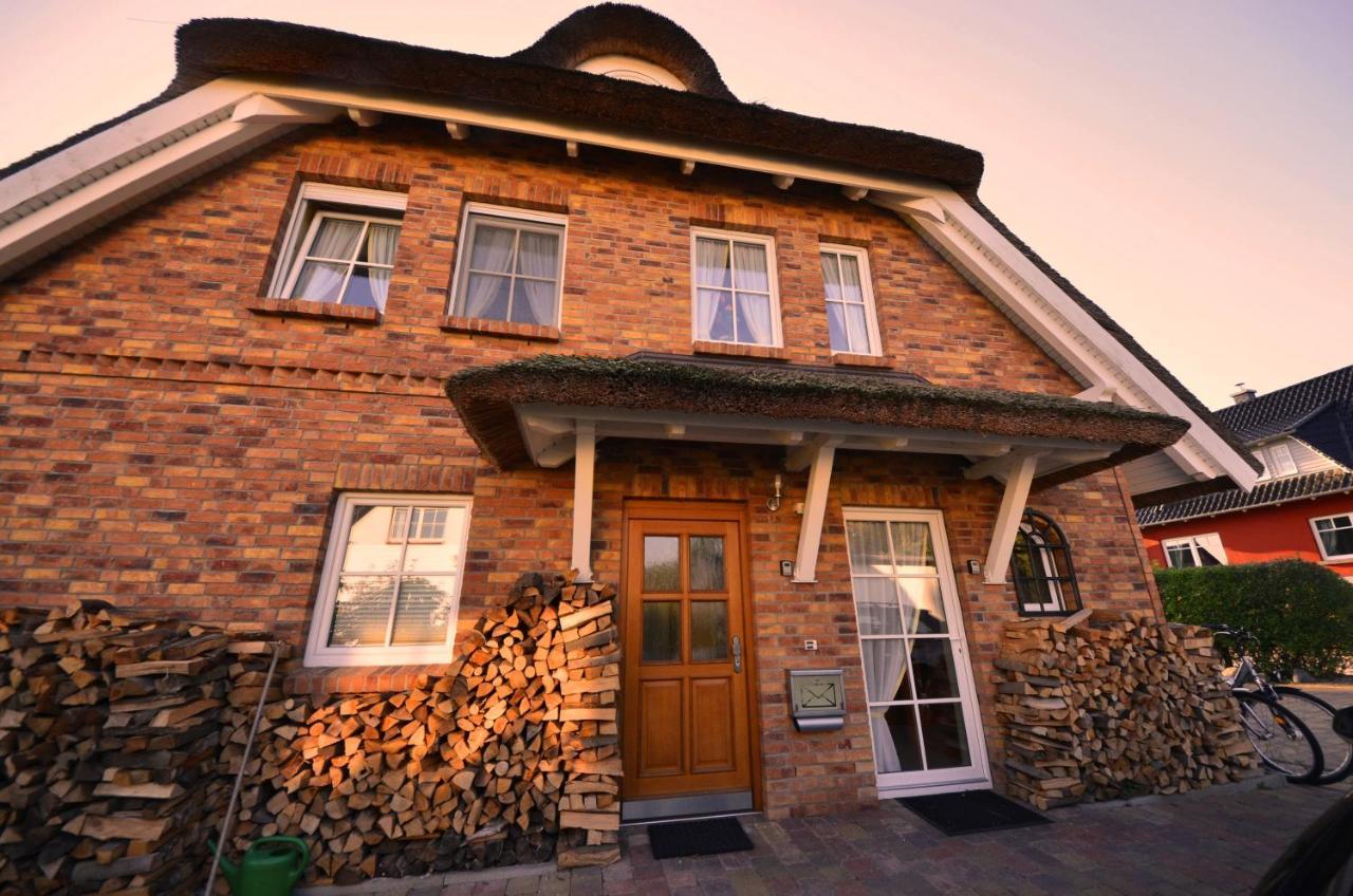 Ferienwohnung Reet Hausteile Sonnenkliff und Kamp Gager Exterior foto