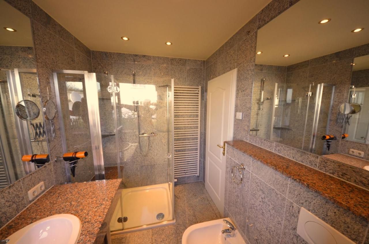 Ferienwohnung Reet Hausteile Sonnenkliff und Kamp Gager Exterior foto